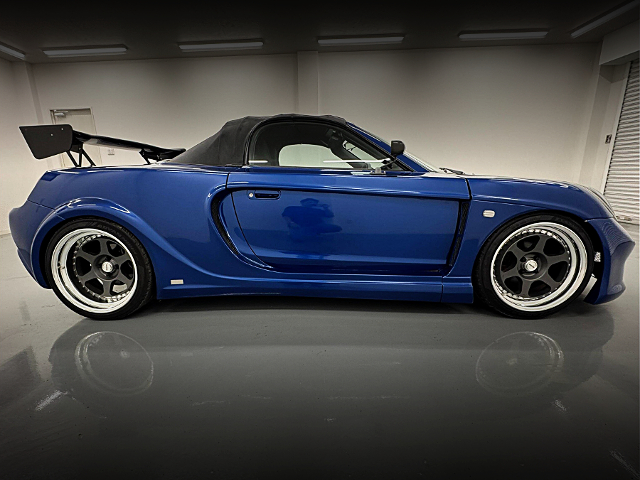 Side exterior of ZZW30 TOYOTA MR-S S-EDITION.
