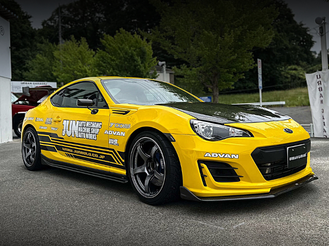 Front exterior of JUN SUPER LEMON BRZ.