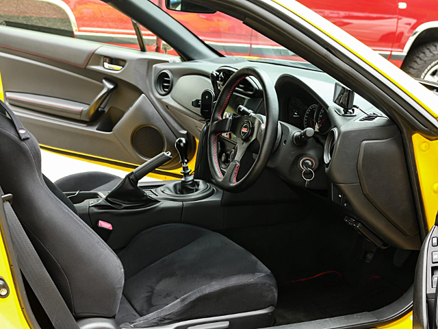 Interior of JUN SUPER LEMON BRZ.