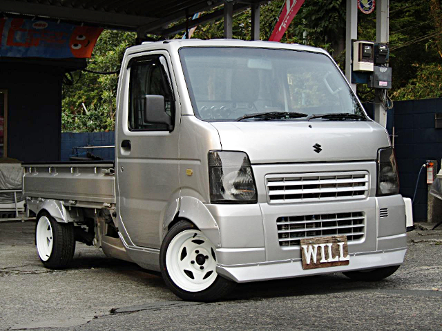 Front exterior of 10th Gen SUZUKI CARRY TRUCK.