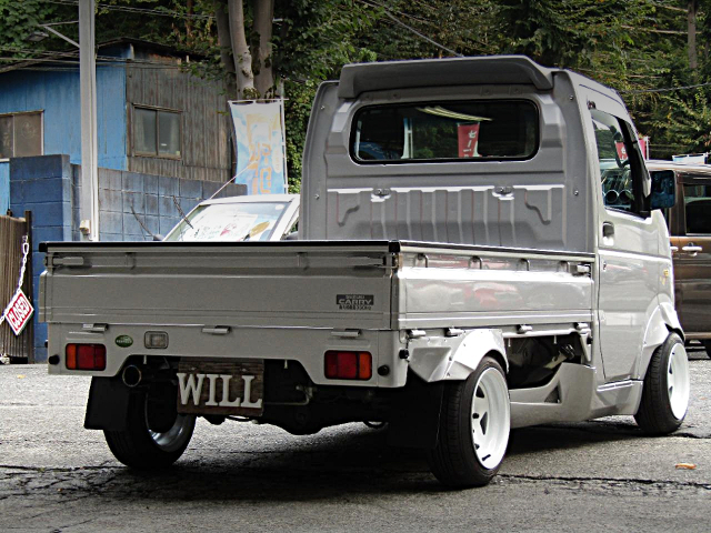 Rear exterior of 10th Gen SUZUKI CARRY TRUCK.