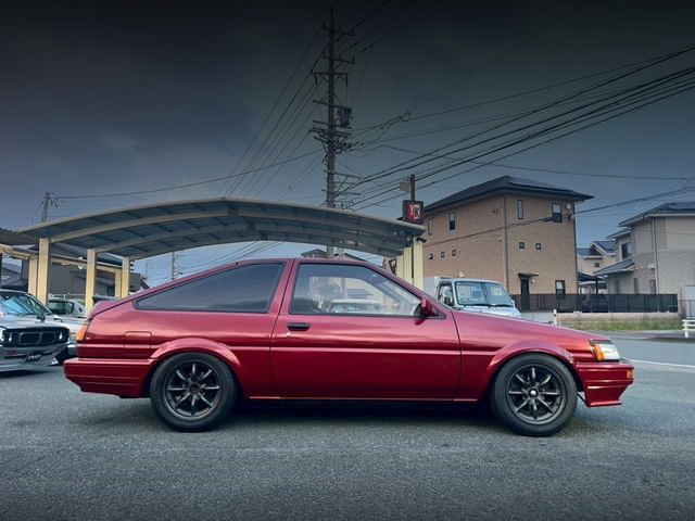 Right Side exterior of AE86 COROLLA LEVIN GT-APEX.