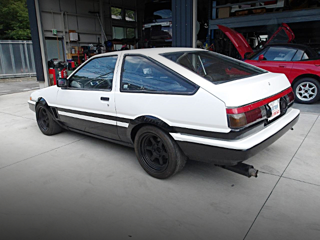Rear exterior of AE86 SPRINTER TRUENO GTV.