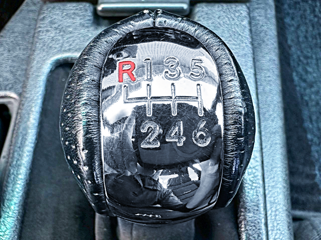 6-speed manual shift knob of AW11 MR2 of LEFT-HAND DRIVE.