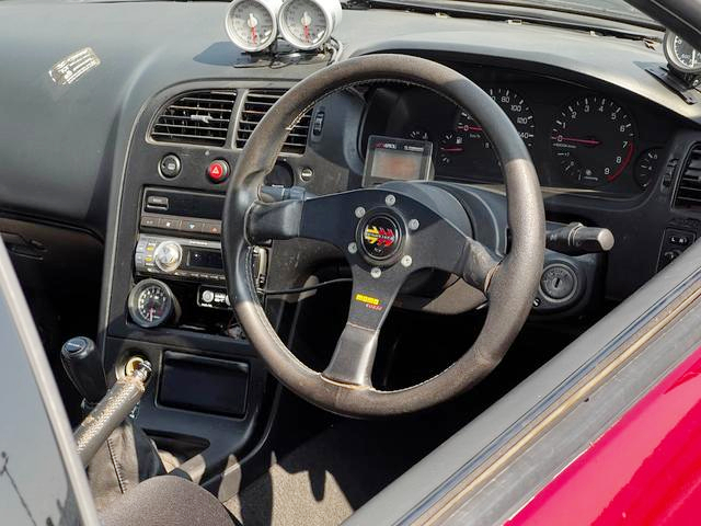 Dashboard of ECR33 SKYLINE 2-DOOR GTS25t TYPE-M..