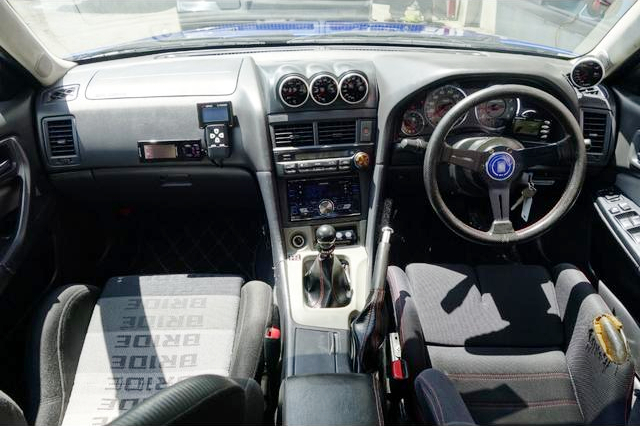 Dashboard of ER34 SKYLINE 4-DOOR 25GT-X TURBO.