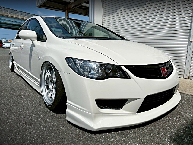 Front exterior of FD2 CIVIC TYPE-R.
