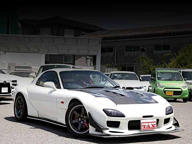 Front exterior of FEED WIDEBODY FD3S RX-7.