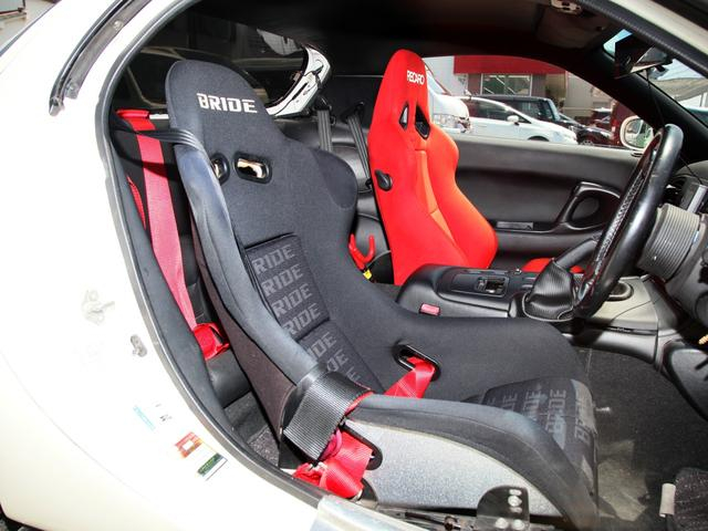 Seats of FEED WIDEBODY FD3S RX-7.