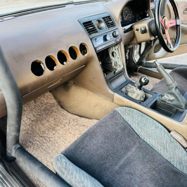 Dashboard of HC34 NISSAN LAUREL.