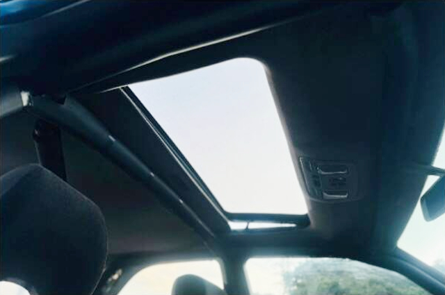 SUNROOF of HC34 NISSAN LAUREL.