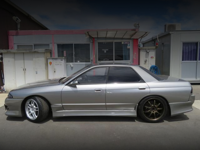 Side exterior of HCR32 SKYLINE 4-DOOR GTS-t TYPE-M.