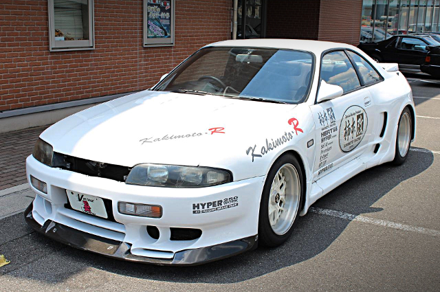 Front exterior of WIDEBODY HR33 SKYLINE 2-DOOR GTS.