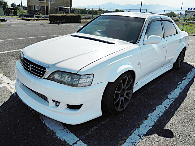 Front exterior of Ito Auto V1 WIDEBODY JZX100 CRESTA.