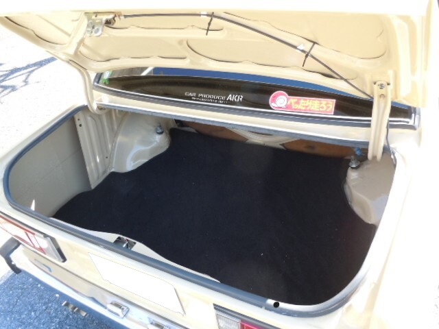 Trunk space of KE70 COROLLA 4-DOOR.