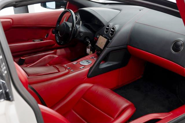 Interior of LB-Silhouette WORKS Lamborghini MURCIELAGO GT Evo.