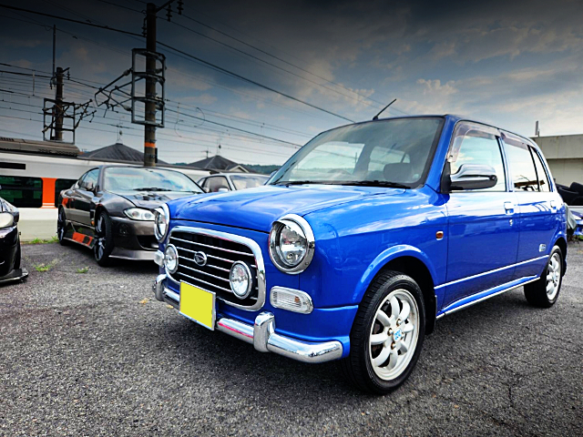 Front exterior of L700S DAIHATSU MIRA GINO.