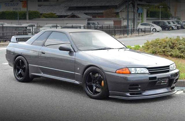 Front exterior of BNR32 SKYLINE GT-R.