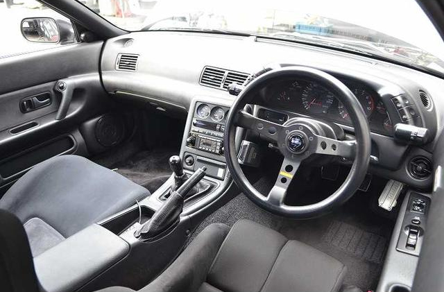 Interior Dashboard of BNR32 SKYLINE GT-R.