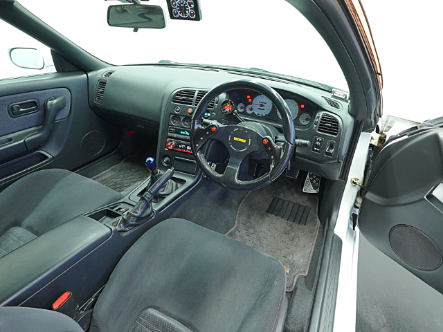 Interior Dashboard of Nur RB26DETT installed R33 SKYLINE GT-R. of Nur RB26DETT installed R33 SKYLINE GT-R.