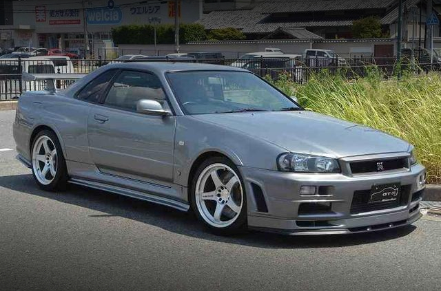 Front exterior of R34 SKYLINE GT-R.