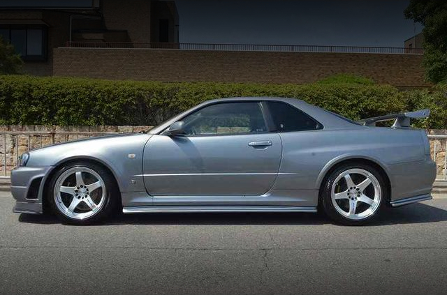 Side exterior of R34 SKYLINE GT-R.