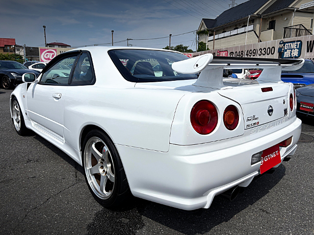 Rear exterior of R34 SKYLINE GT-R V-SPEC 2.