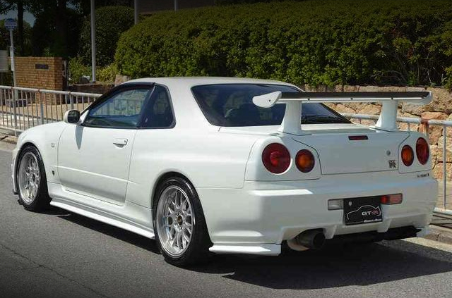 Rear exterior of R34 SKYLINE GT-R V-SPEC 2.