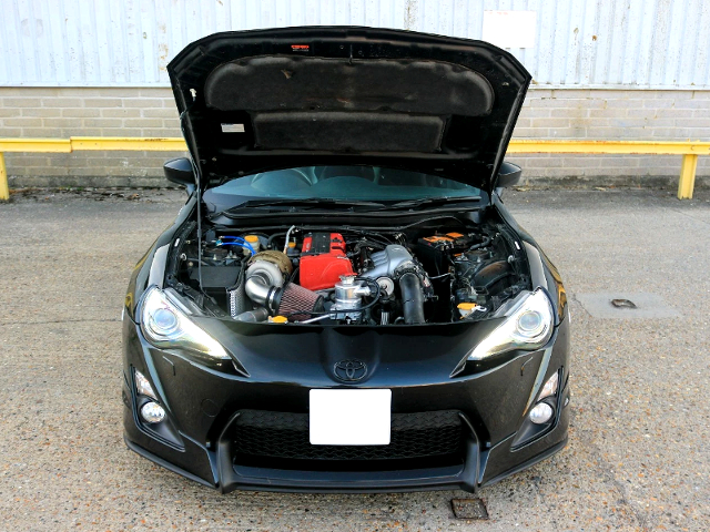 Hood open of ZN6 TOYOTA 86.