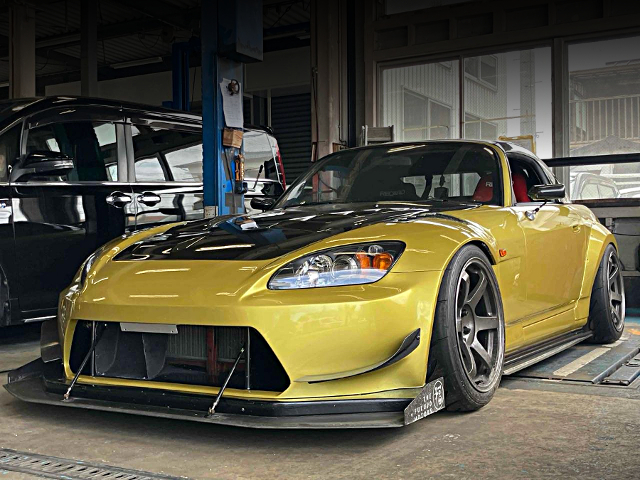 Front exterior of Race track spec AP1 HONDA S2000.