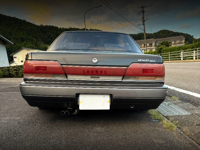 Rear exterior of C33 LAUREL.