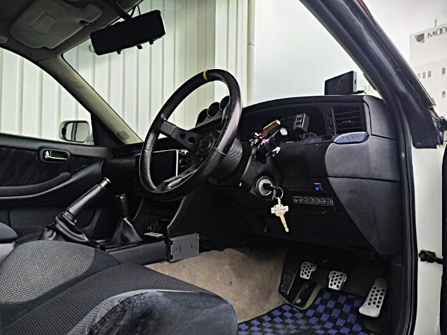 Manual conversion interior of C35 LAUREL 25 CLUB S TYPE-X.