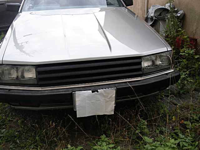 Front exterior of DR30 SKYLINE 2-DOOR.