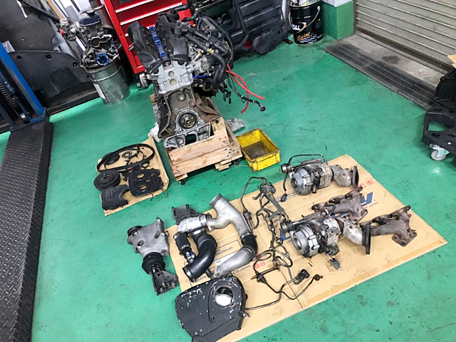 Rebuild RB26 twin turbo engine.