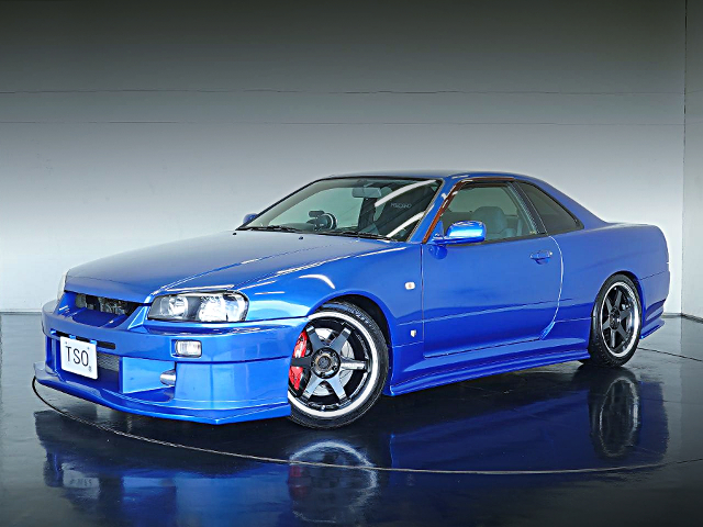 Front exterior of ER34 SKYLINE 2-DOOR 25GT TURBO.