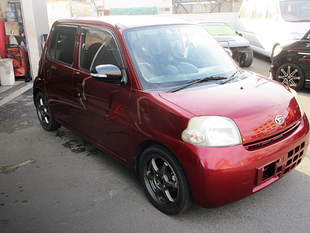 Front exterior of L235S DAIHATSU ESSE D.