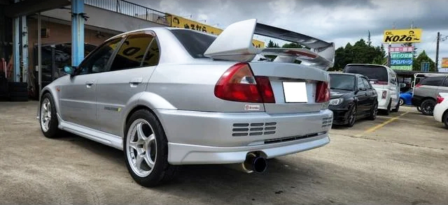 Rear exterior of LANCER EVOLUTION 5 GSR.