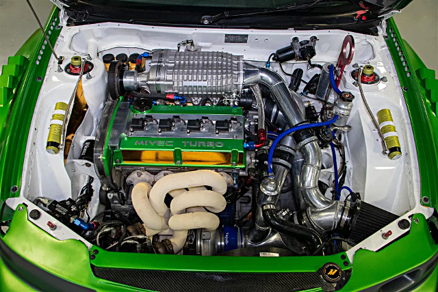 4G63 With TWIN CHARGER at 913HP.