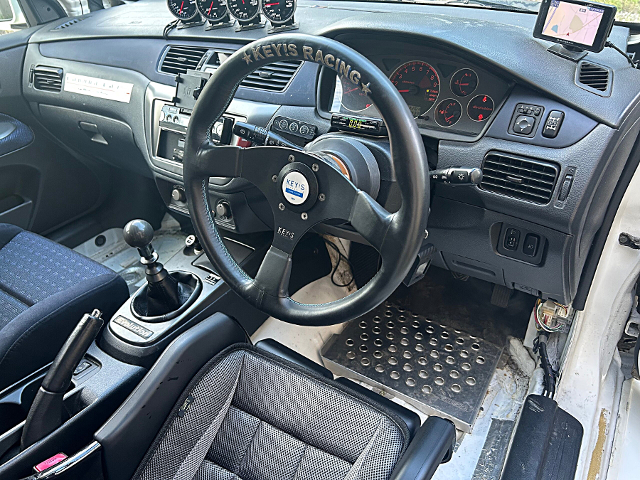 Interior of VARIS WIDEBODY LANCER EVOLUTION 8 GSR.