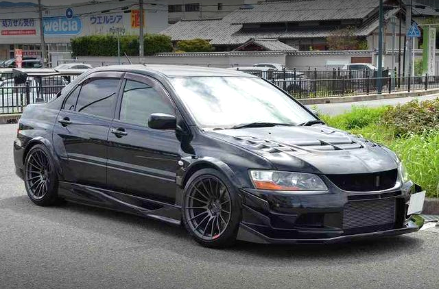 Front exterior of CT9A LANCER EVOLUTION 9 GSR.