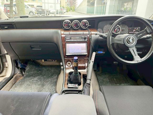 manual conversion interior of GC35 LAUREL 25 CLUB S TURBO TYPE X.