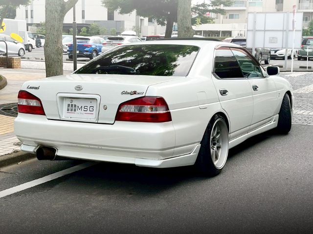 Rear exterior of GC35 LAUREL 25 CLUB S TURBO TYPE X.