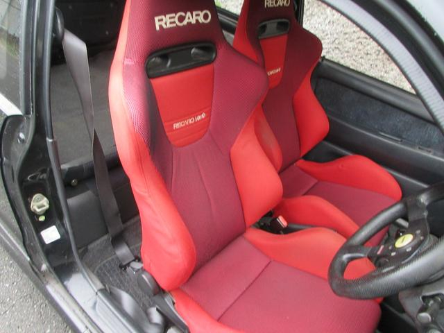 RECARO seats.