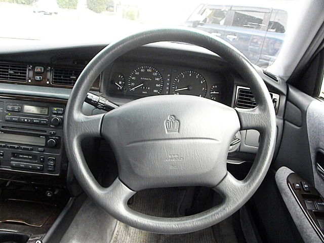 Speed cluster and Steering Wheel of JZS151 TOYOTA CROWN.