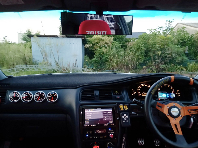 Interior Dashboard of JZX100 CHASER TOURER-V.