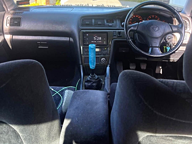 Interior of JZX100 CHASER TOURER-S.
