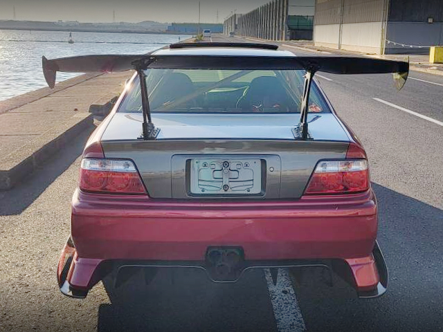 Center exit exhaust of JZX100 TOYOTA CHASER.