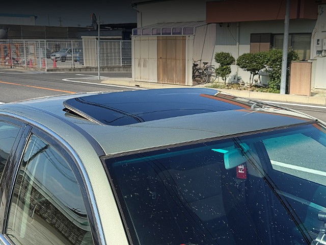 Sunroof of JZX110 TOYOTA MARK 2.