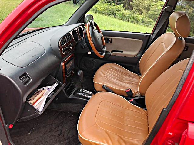 Interior Dashboard of L700S DAIHATSU MIRA GINO.