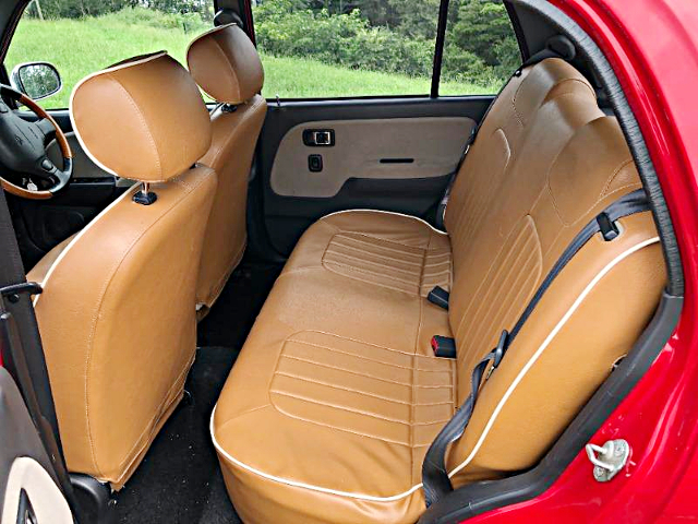 Interior seats of L700S DAIHATSU MIRA GINO.